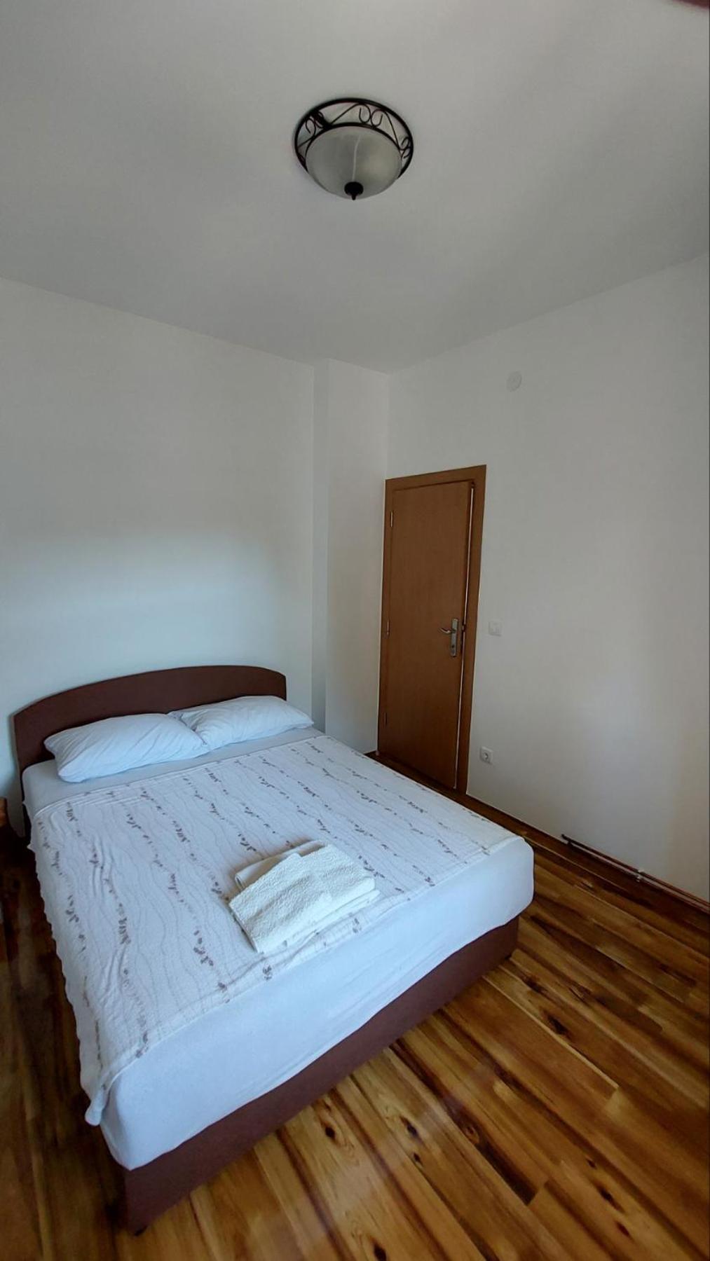 Knez Apartmani Senje Værelse billede